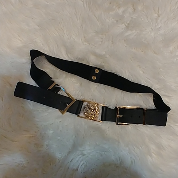 Black belt with gold lion emblem. - Picture 3 of 3